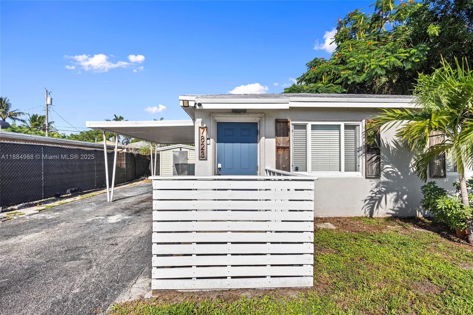 TROPICAL TERRACE - фото