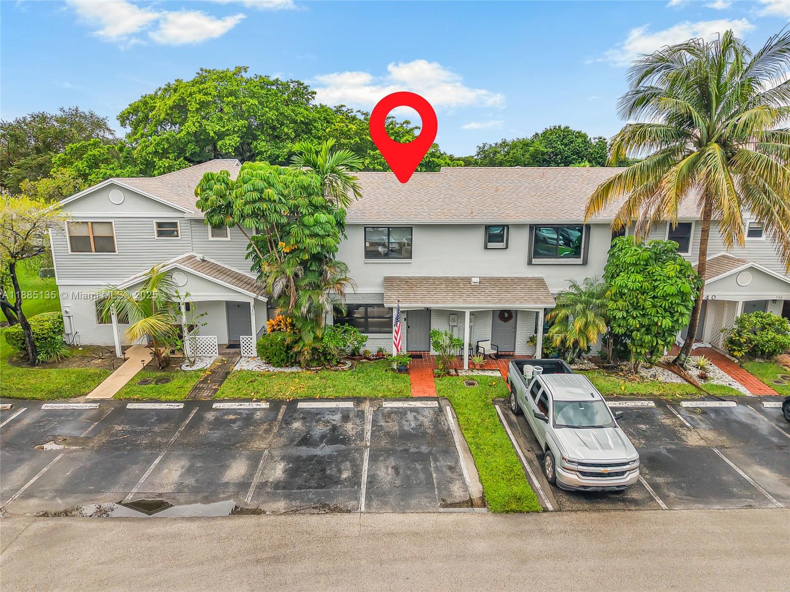 PEMBROKE POINTE SECTION T - фото