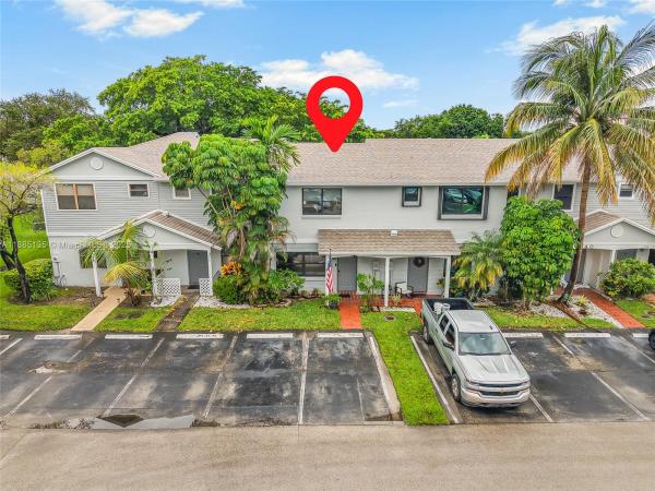 PEMBROKE POINTE SECTION T