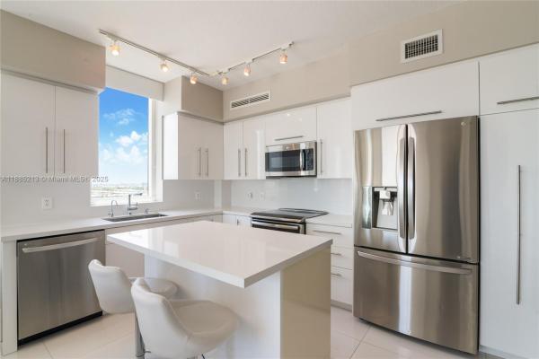 1745 E HALLANDALE BEACH BLVD #807W, HALLANDALE BEACH, FL 33009