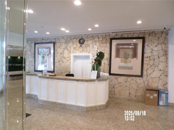 THE PALM BAY YACHT CLUB C