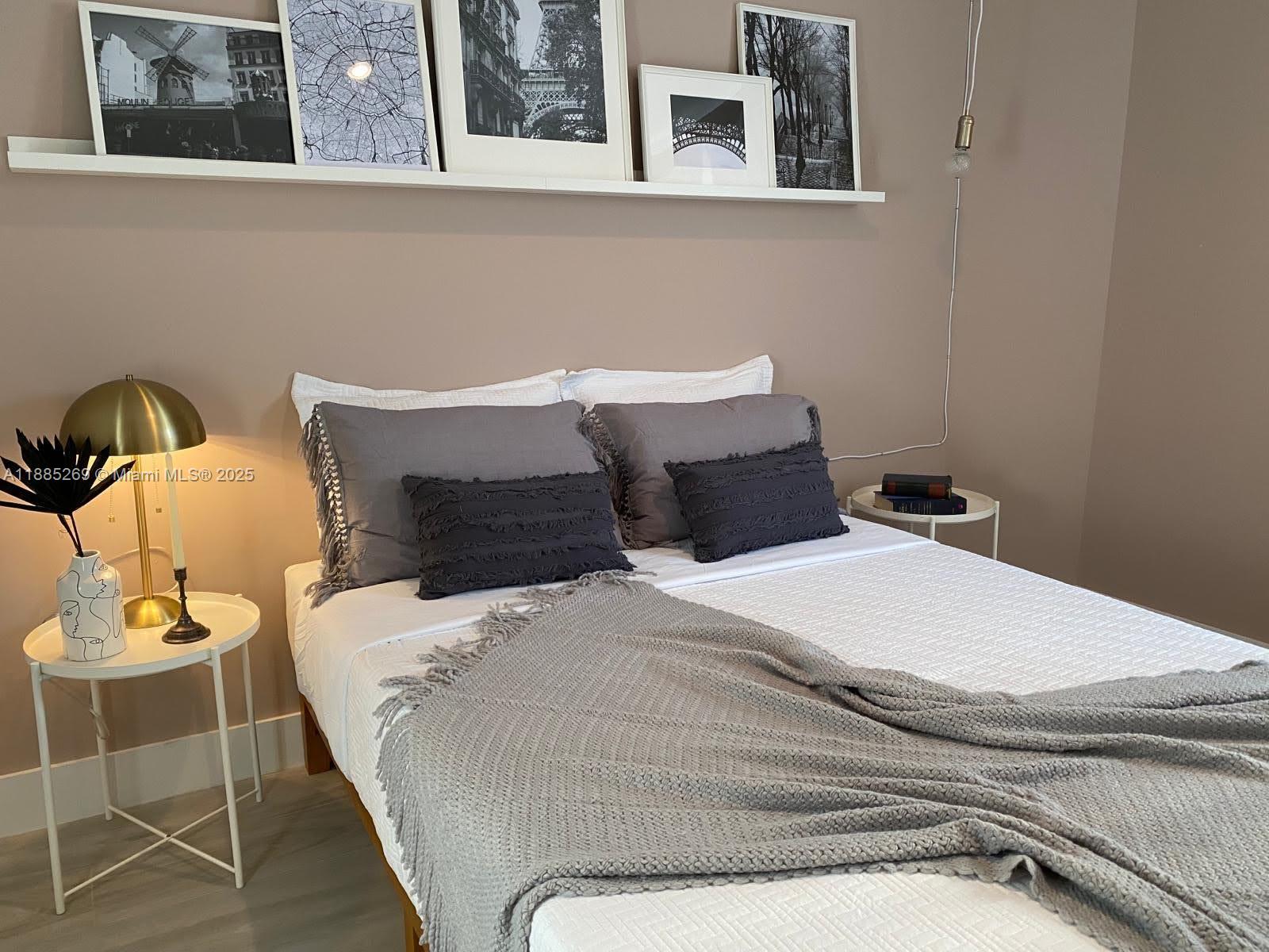 NORTHERN BLVD TRACK - фото