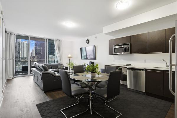 90 SW 3RD ST #2214, MIAMI, FL 33130