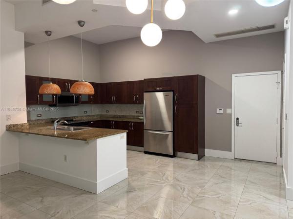 TURNBERRY VLG NO TOWER CO