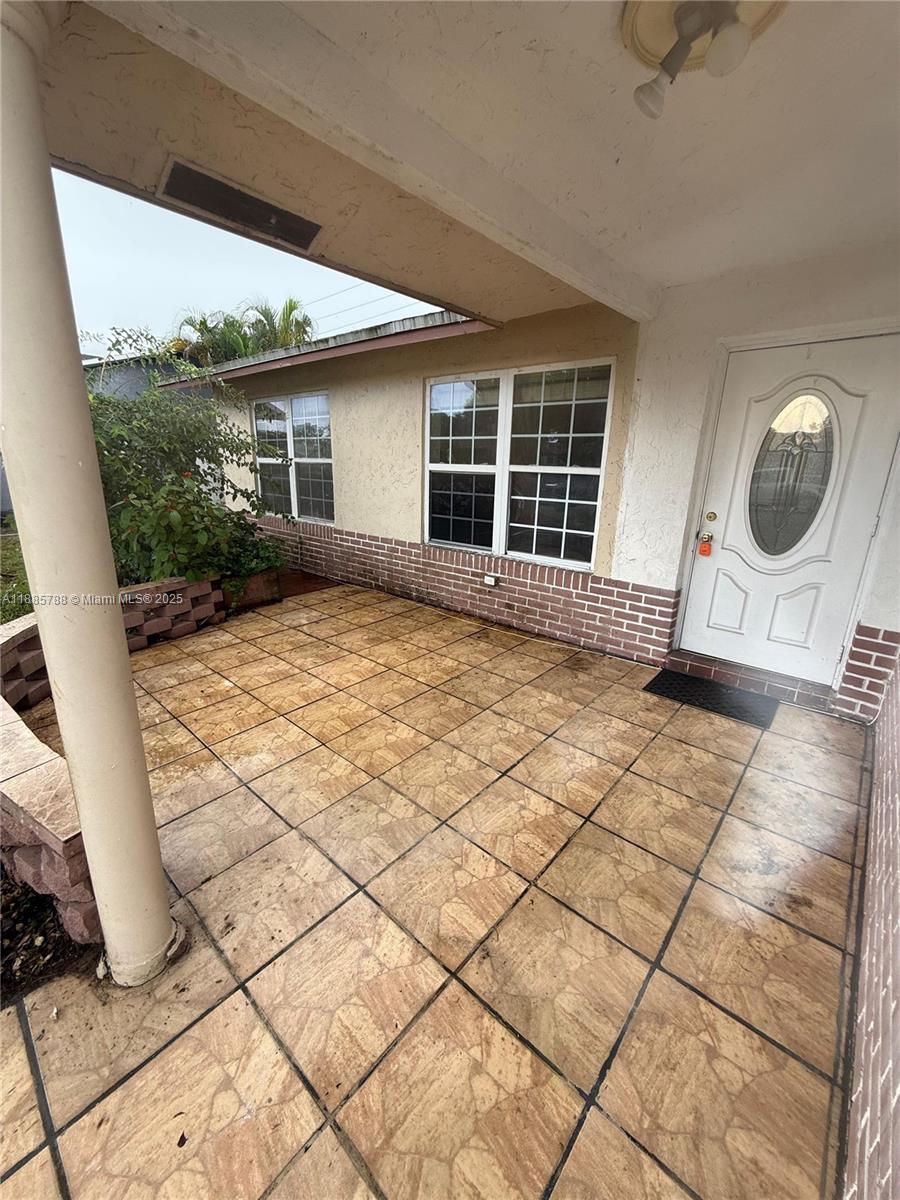 WESTWOOD COMMUNITY 4 - фото