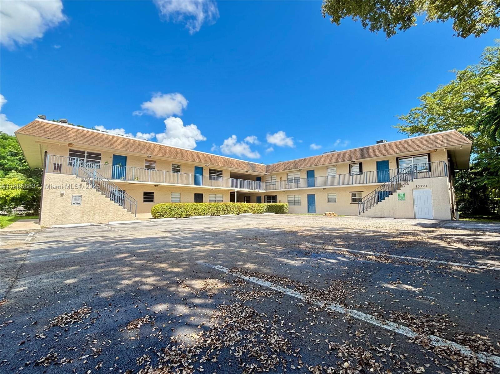 CORAL REEF TOWNHOUSES CON - фото