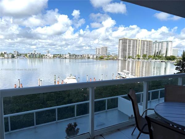 17050 N BAY RD #406, SUNNY ISLES BEACH, FL 33160