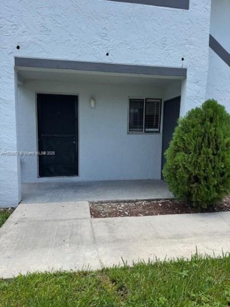 RACQUET CLUB VILLAGE APAR