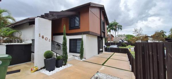 EVERGLADES SUGAR & LAND