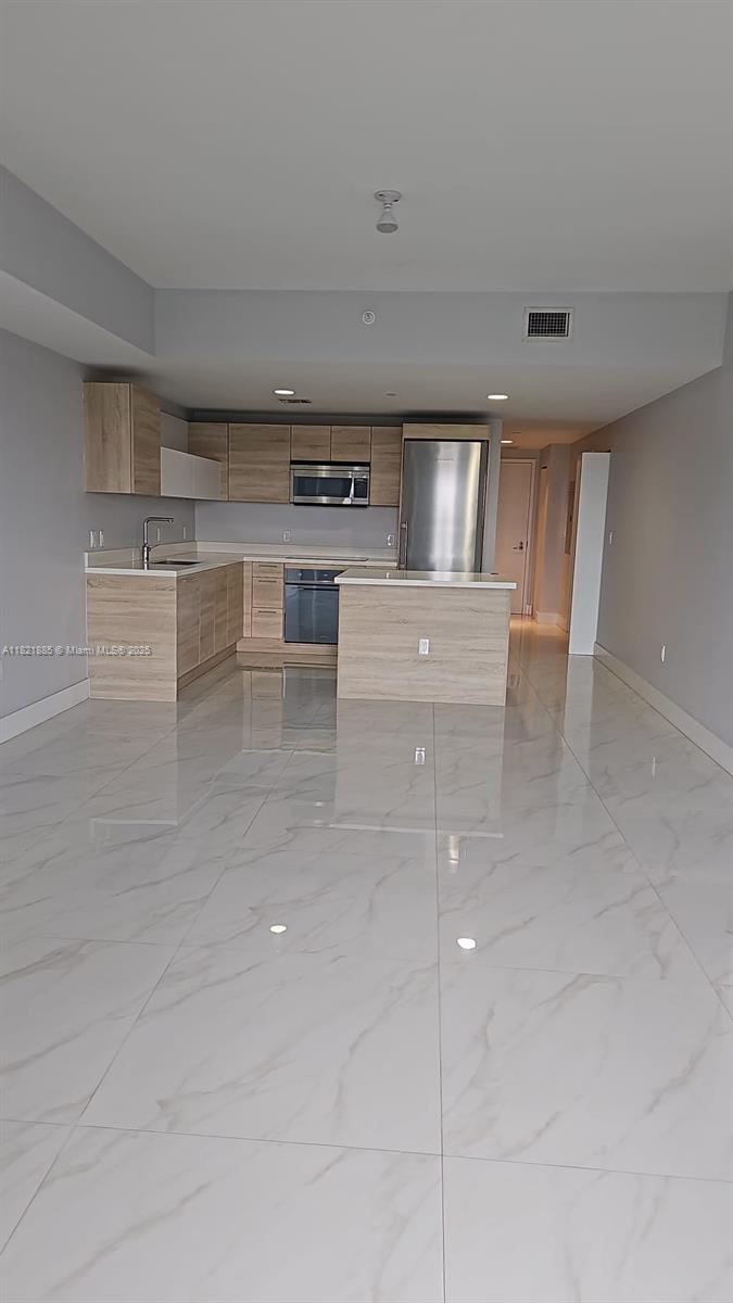 THE HARBOUR NORTH CONDO - фото