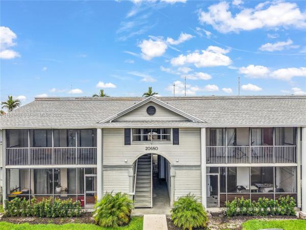 CARMEL LAKES CONDO NO 4