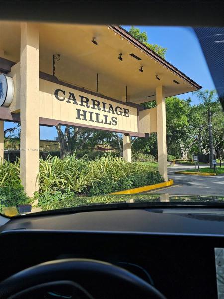 VILLAS AT CARRIAGE HILLS