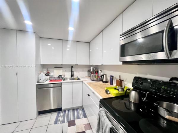 OAK TREE GARDEN CONDO