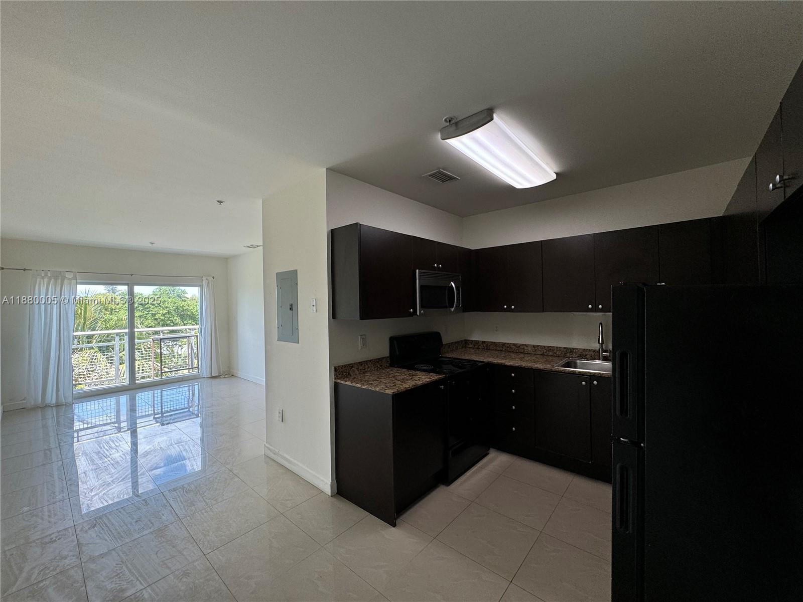 NORTH GATE - фото