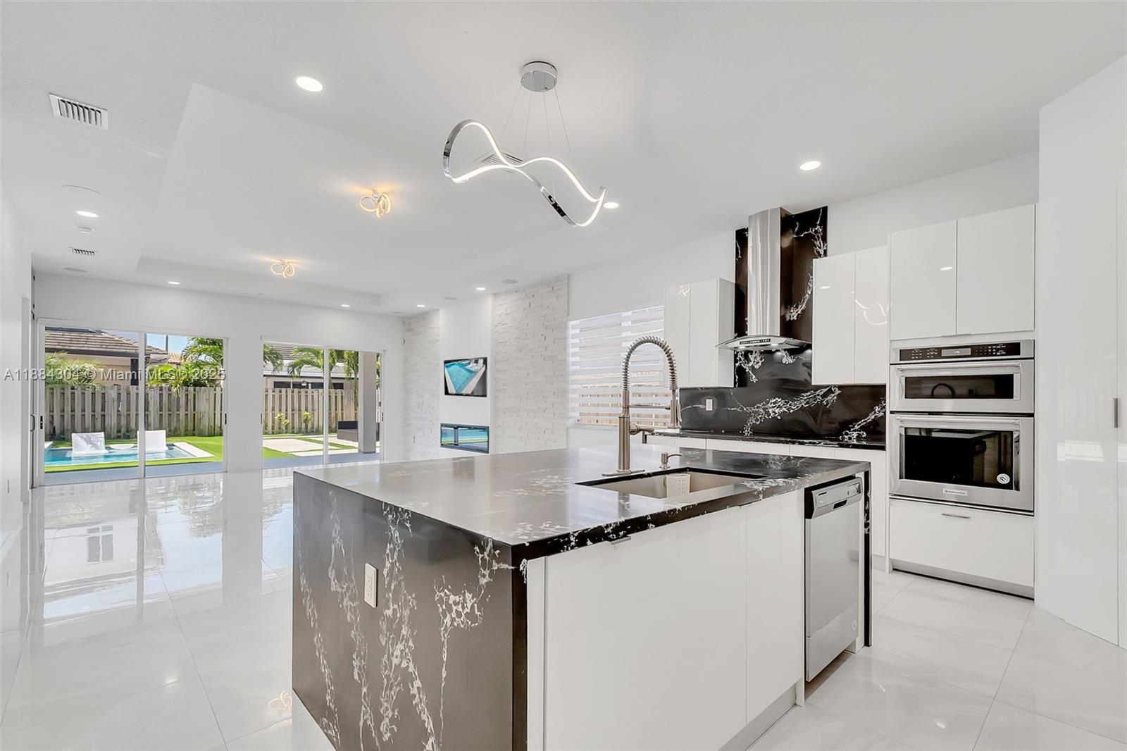 VENETIAN PARC - фото