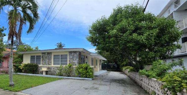 TWELFTH ST MANORS 1ST ADD