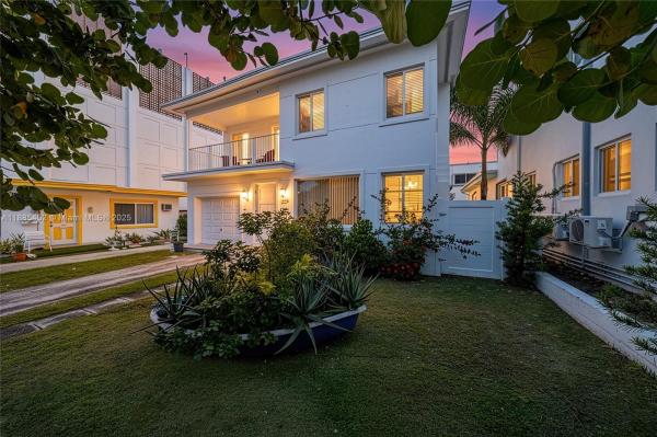 HOLLYWOOD BEACH FIRST ADD