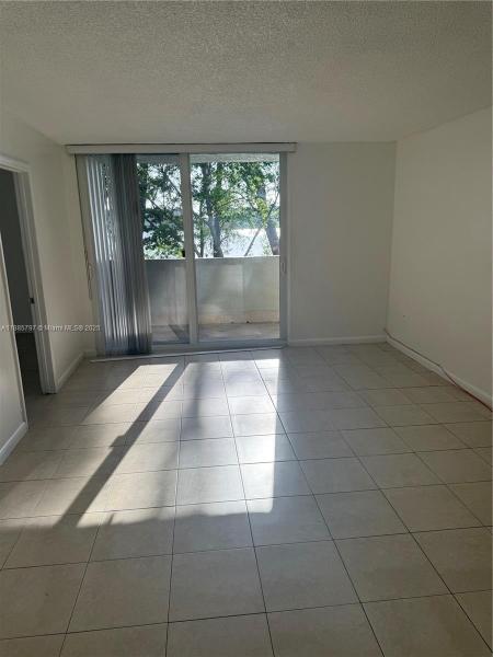 SAMARI LAKE EAST CONDO