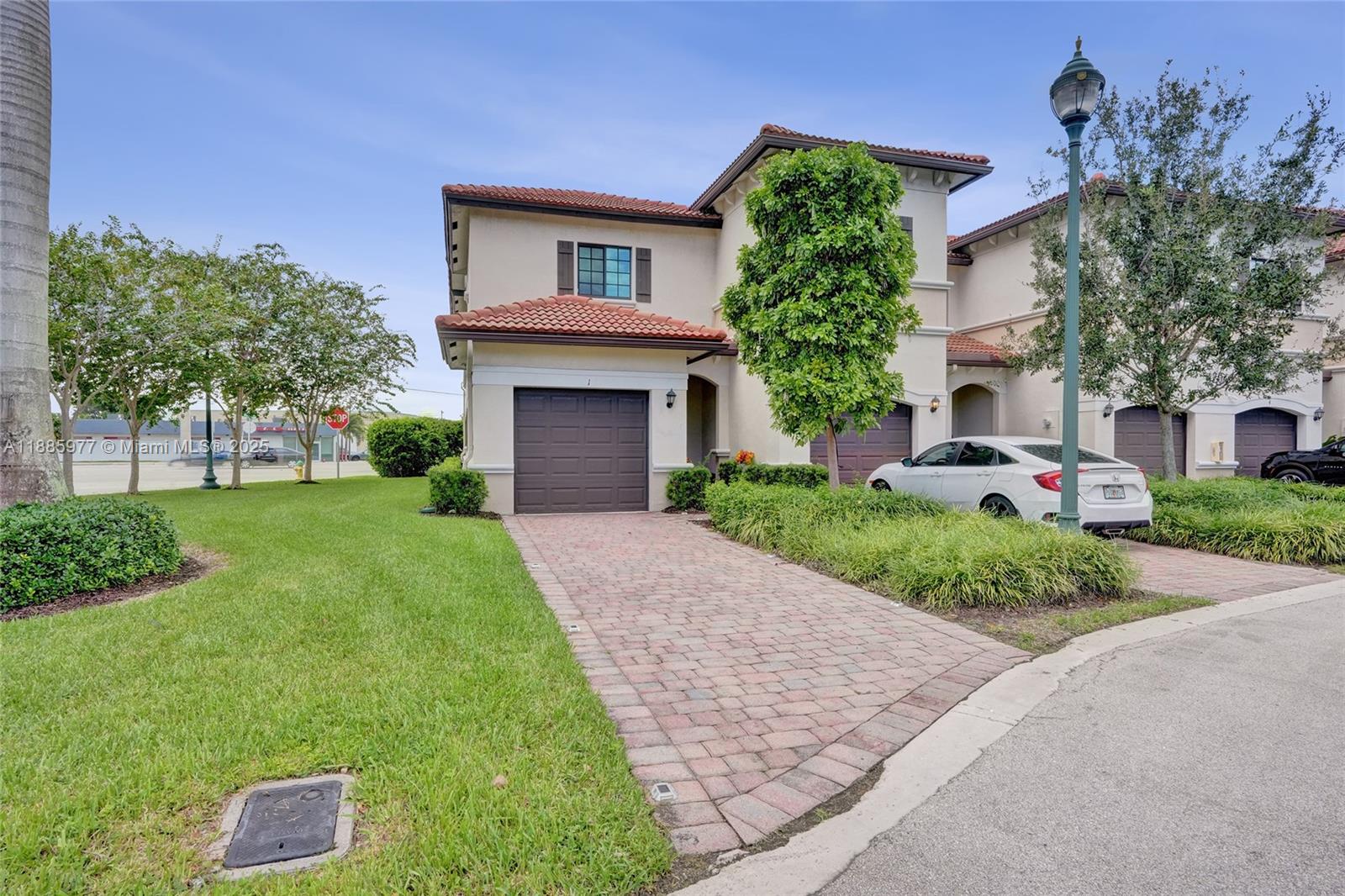 Eastside Village - фото