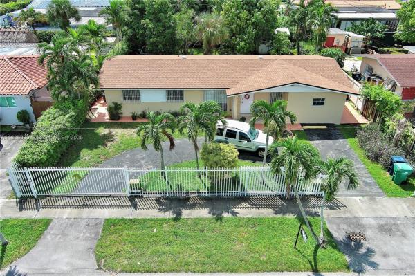 FONTAINEBLEAU GARDENS 1ST