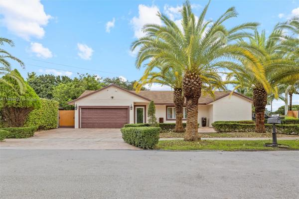 HOMESTEAD LAKES FARMLIFE