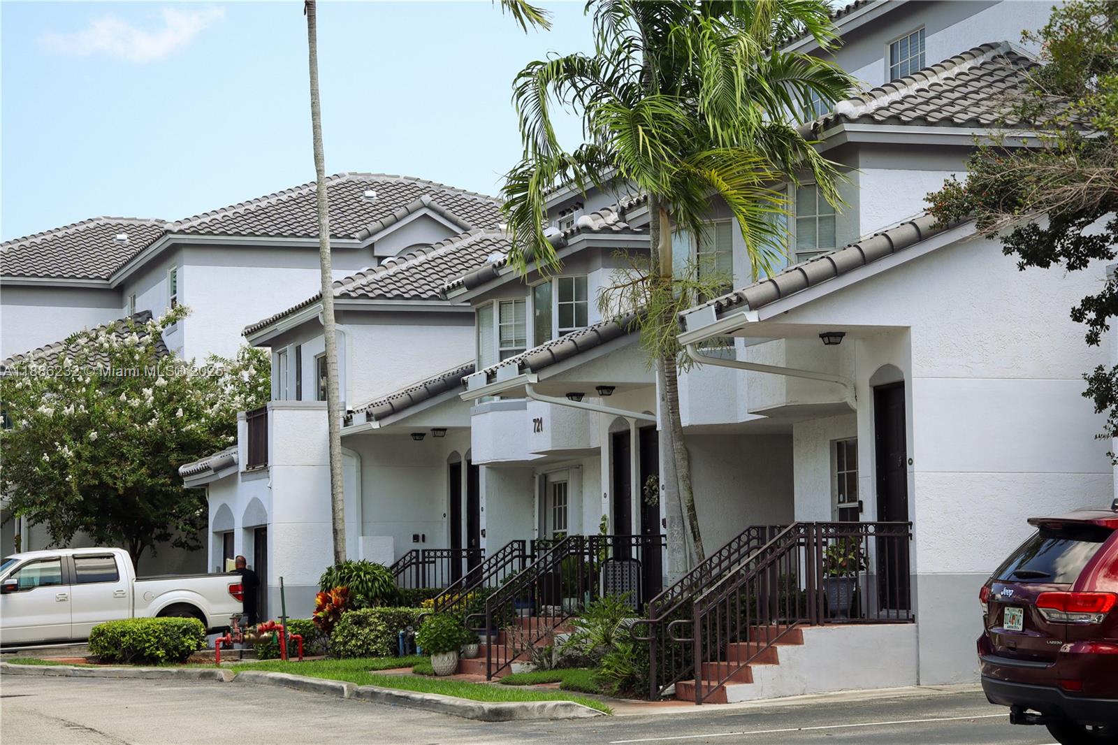 VILLAS DE TUSCANY CONDO - фото