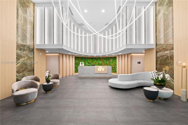 90 SW 3RD ST #3305, MIAMI, FL 33130