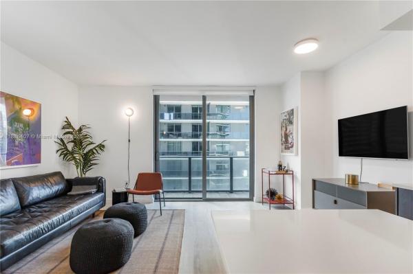 55 SW 9TH ST #3402, MIAMI, FL 33130