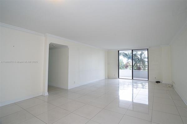 2500 PARKVIEW DR #616, HALLANDALE BEACH, FL 33009