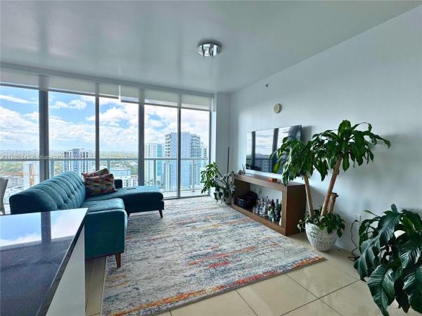 THE AXIS ON BRICKELL II C