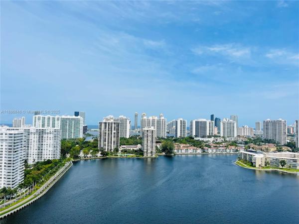 COMMODORE PLAZA CONDO