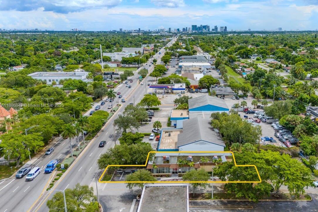 Commercial - фото