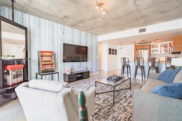 MIDBLOCK MIAMI CONDO