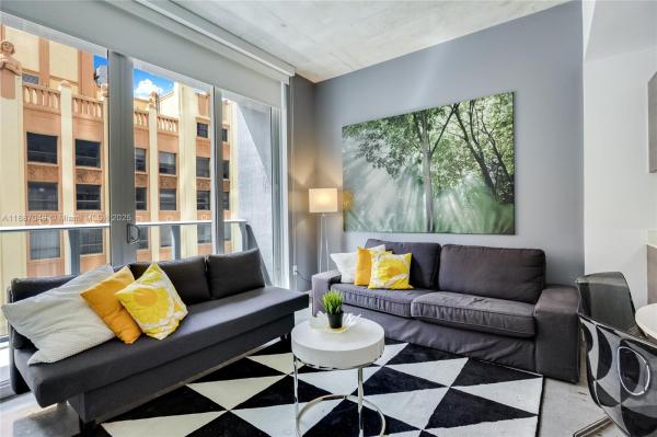 151 SE 1ST ST #1003, MIAMI, FL 33131