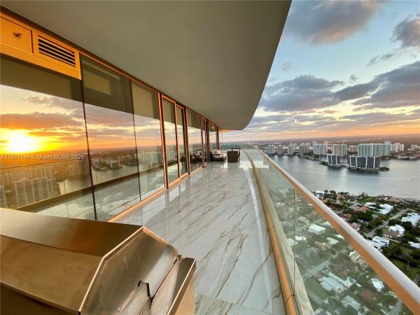 18975 COLLINS AVE #5105, SUNNY ISLES BEACH, FL 33160