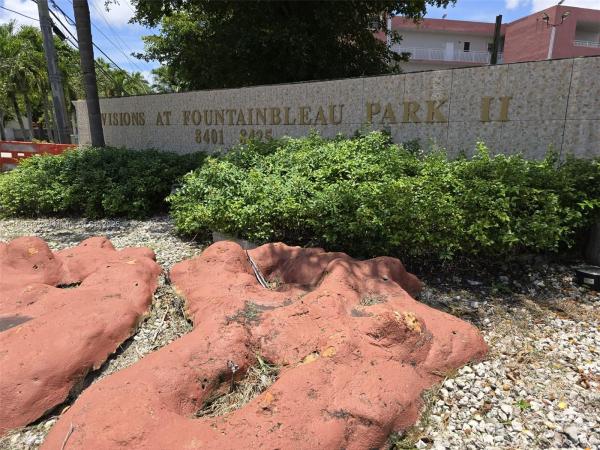 VISIONS AT FOUNTAINBLEAU