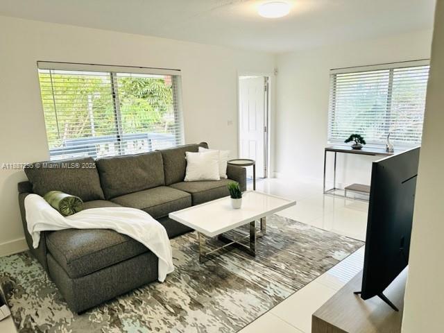 SHORECREST - фото