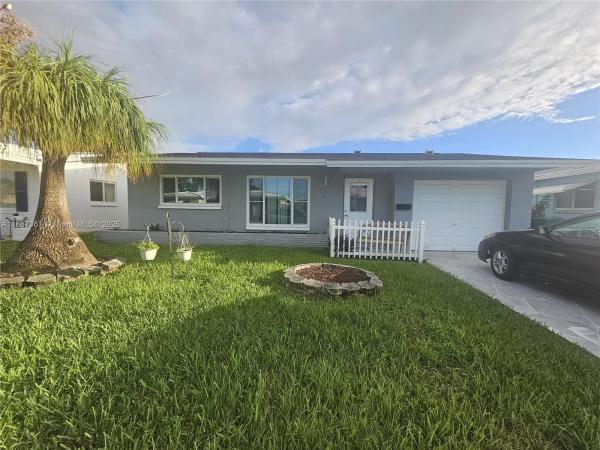 MAINLANDS OF TAMARAC LAKE