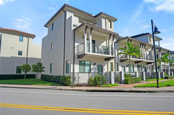 DOWNTOWN DORAL SOUTH PHAS