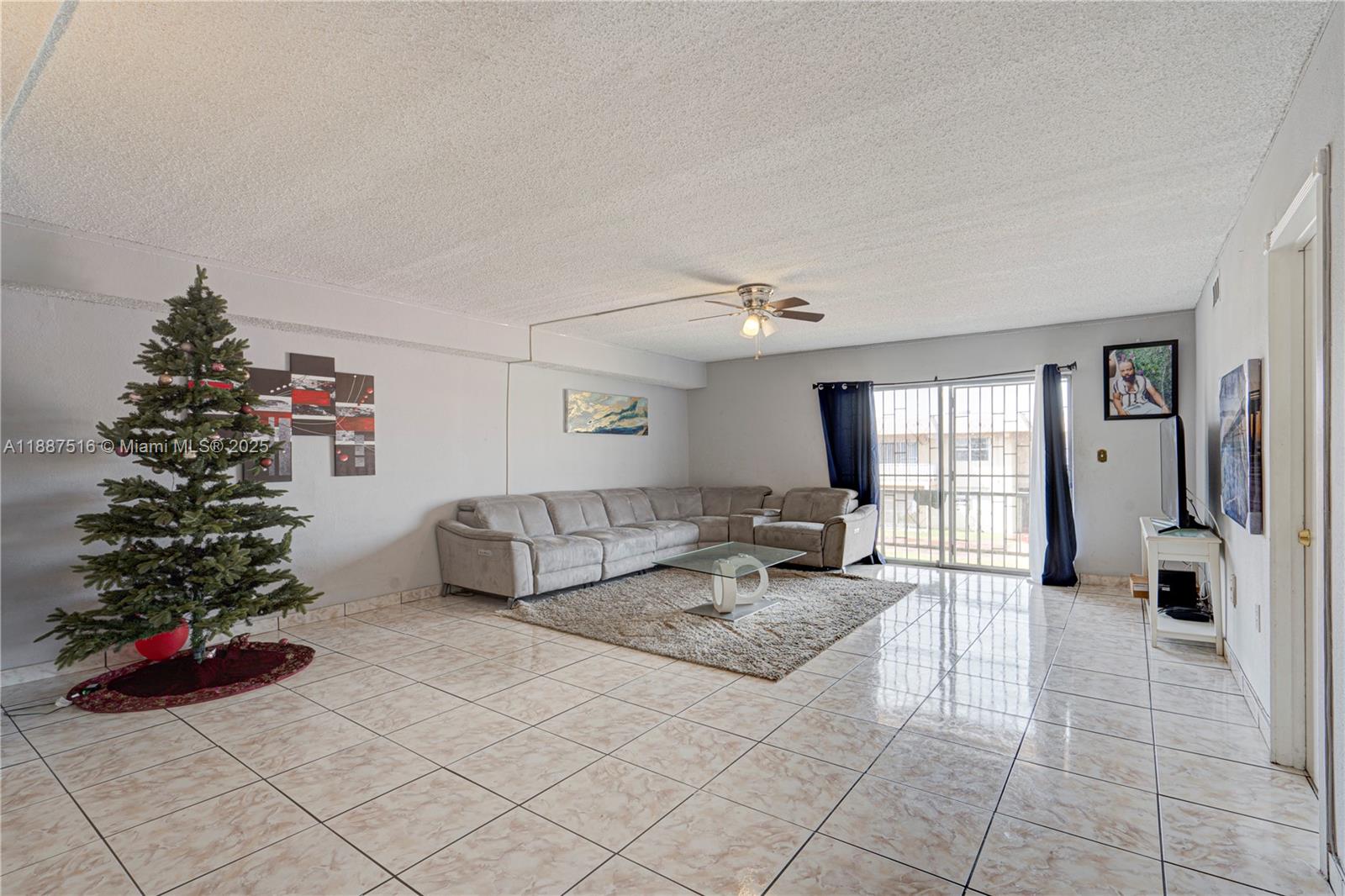 NEW WORLD CONDO APTS II - фото