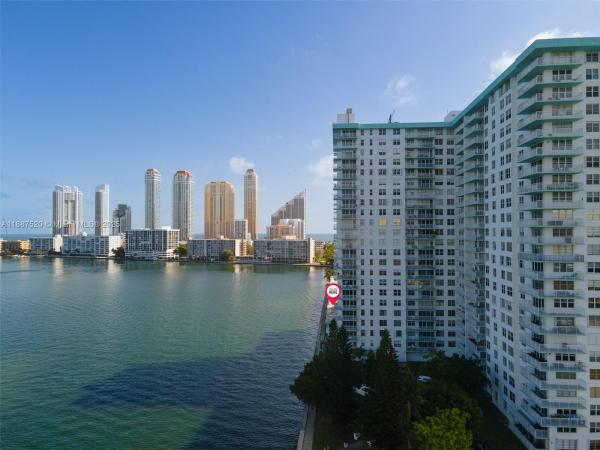 301 174TH ST #618, SUNNY ISLES BEACH, FL 33160