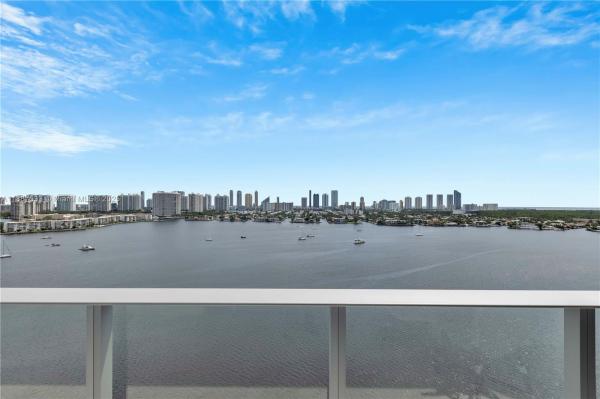 17111 BISCAYNE BLVD #1709, NORTH MIAMI BEACH, FL 33160