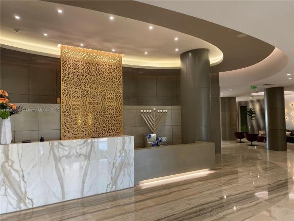 10275 COLLINS AVE #533, BAL HARBOUR, FL 33154