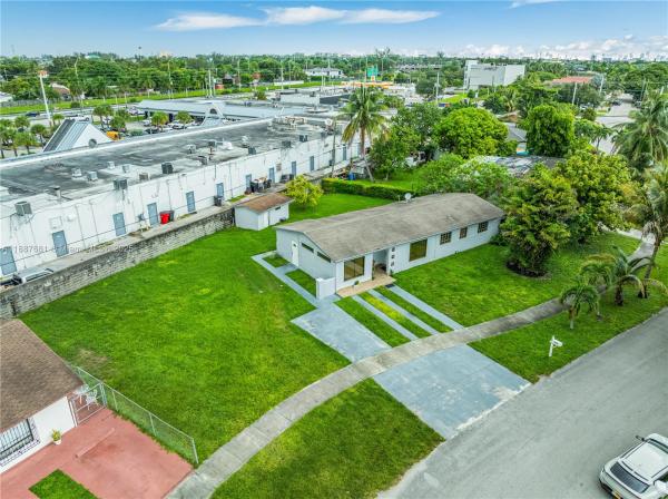 FONTAINBLEAU GARDENS