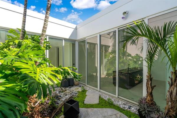 11 11 RESIDENCES CONDO