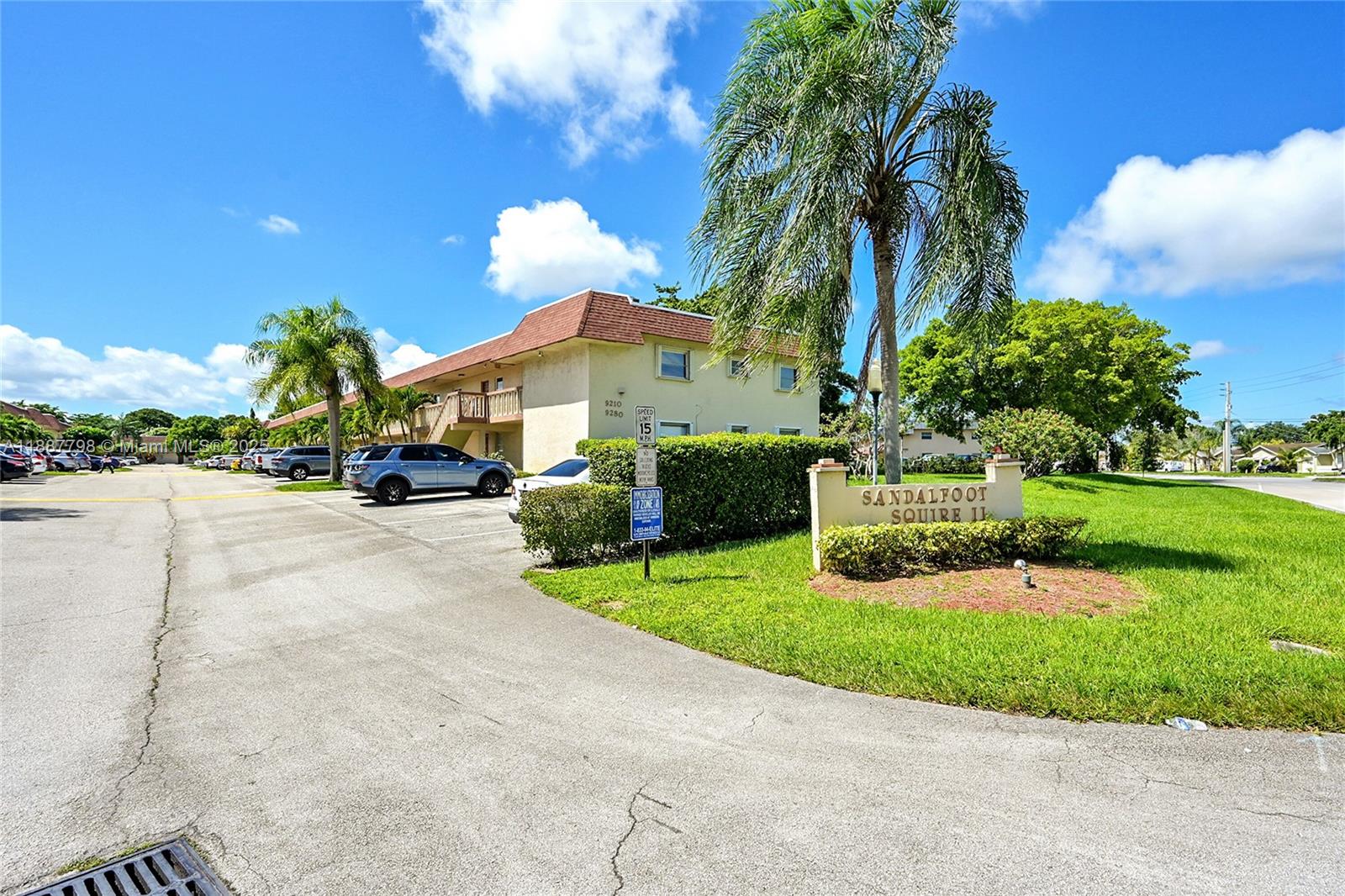 SANDALFOOT SQUIRE CONDO - фото