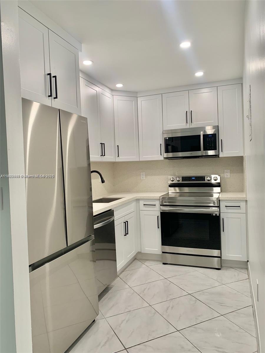 SUNSET VILLAS PHASE II CO - фото