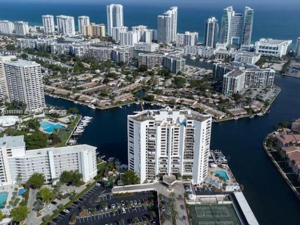 300 THREE ISLANDS BLVD #709, HALLANDALE BEACH, FL 33009