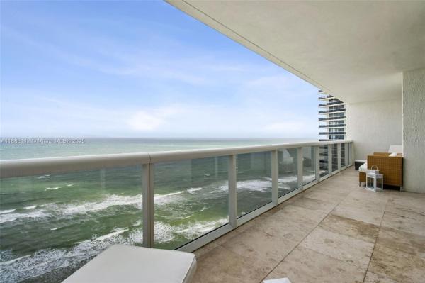 1800 S OCEAN DR #2402, HALLANDALE BEACH, FL 33009