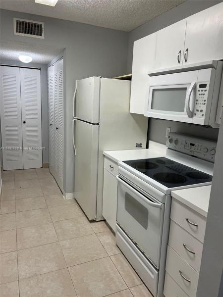 Royal Palm Place At Hammo